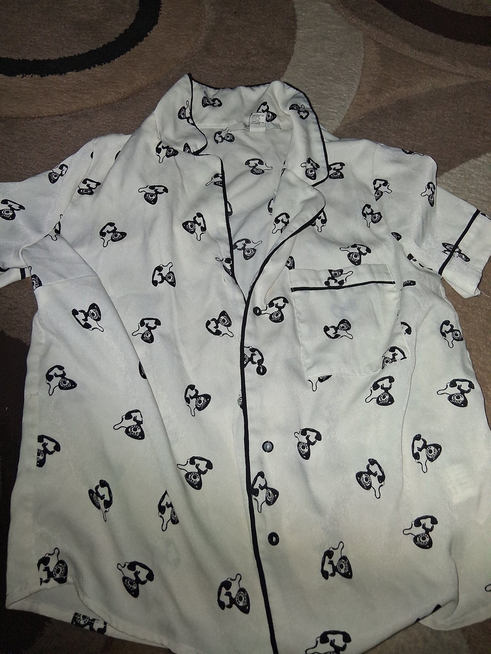 Forever 21 White Short-Sleeve Button-Up Shirt with Black Retro Phone Print - Picture 2 of 3
